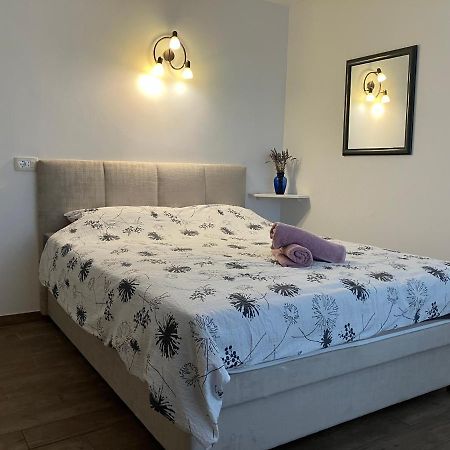 Apartments Virna Опатия Екстериор снимка