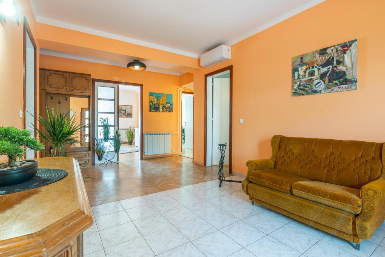Apartments Virna Опатия Екстериор снимка