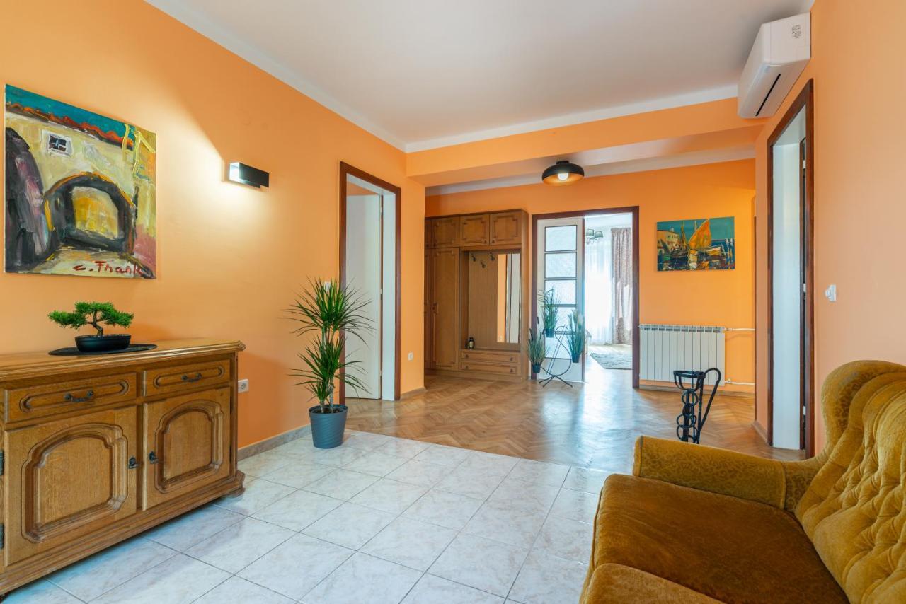 Apartments Virna Опатия Екстериор снимка