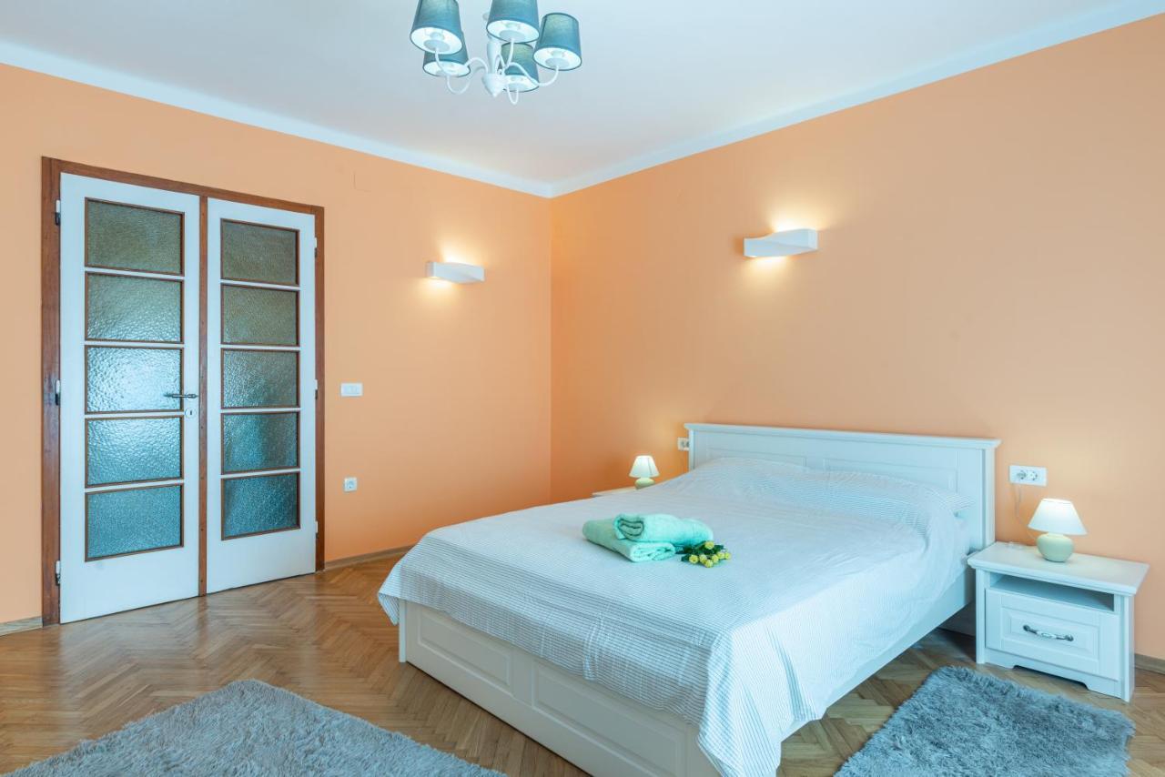 Apartments Virna Опатия Екстериор снимка
