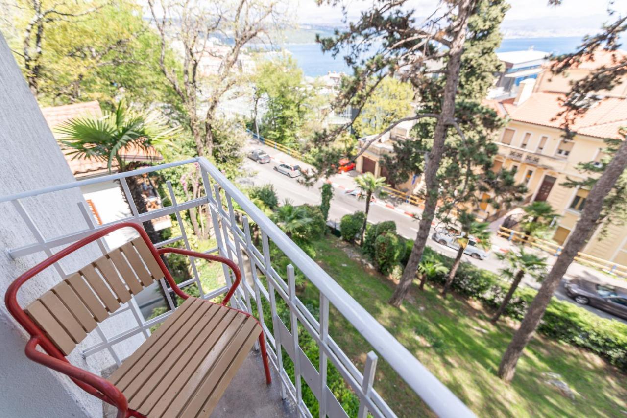 Apartments Virna Опатия Екстериор снимка