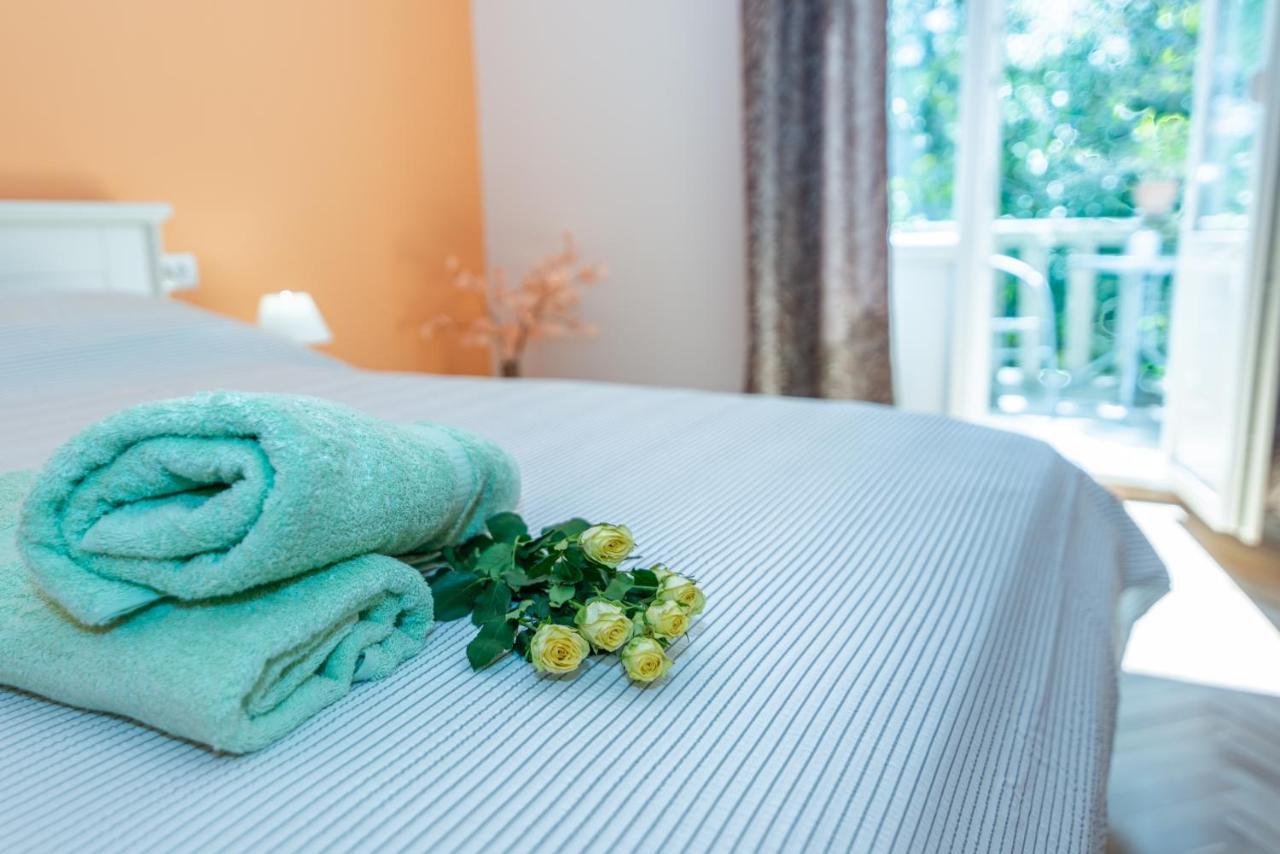 Apartments Virna Опатия Екстериор снимка