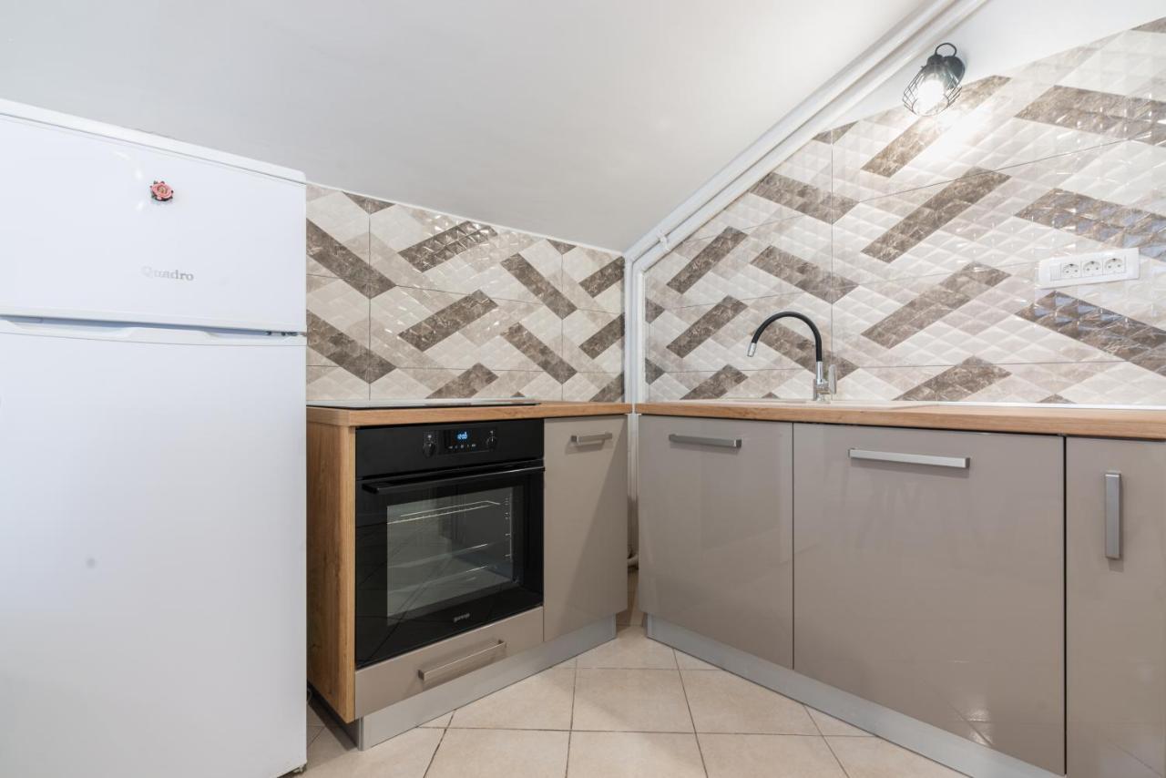 Apartments Virna Опатия Екстериор снимка