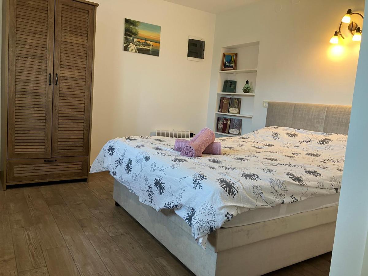 Apartments Virna Опатия Екстериор снимка