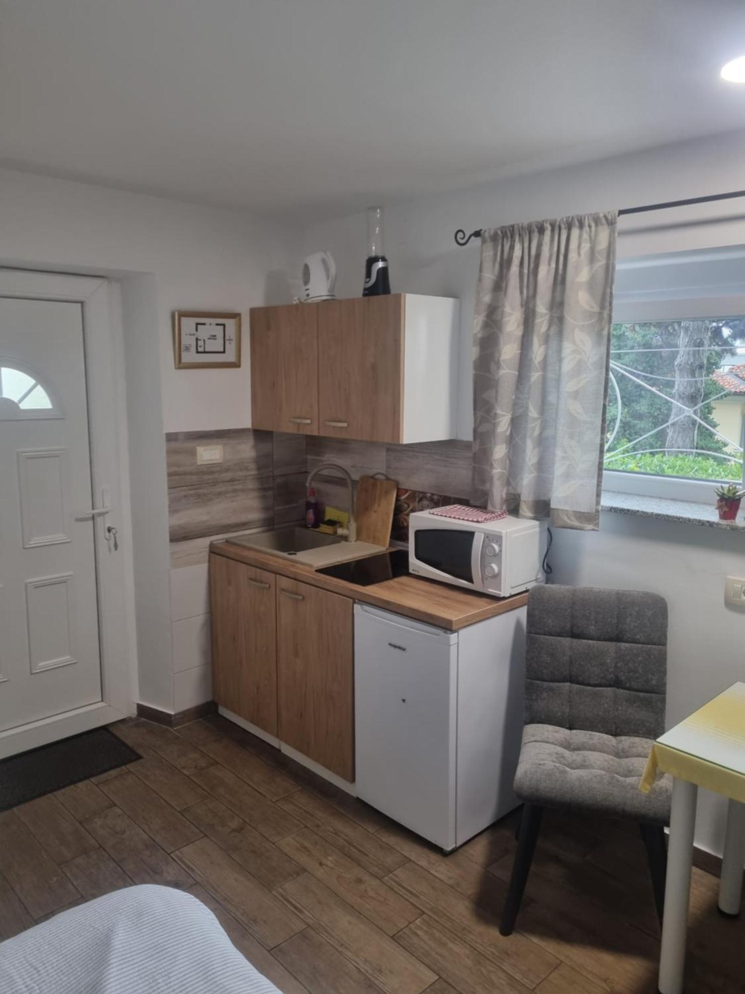 Apartments Virna Опатия Екстериор снимка